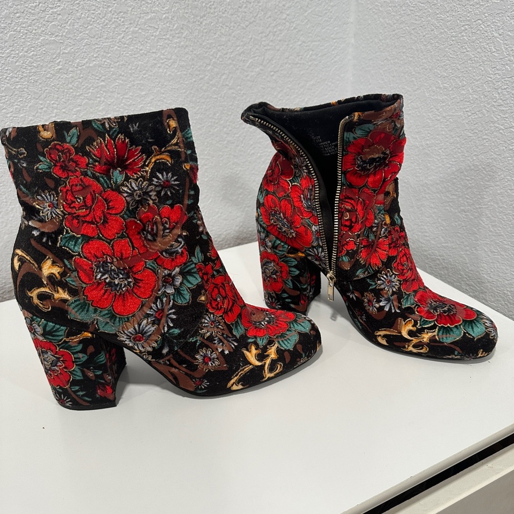 Steve Madden Floral Boots - Women’s 9.5